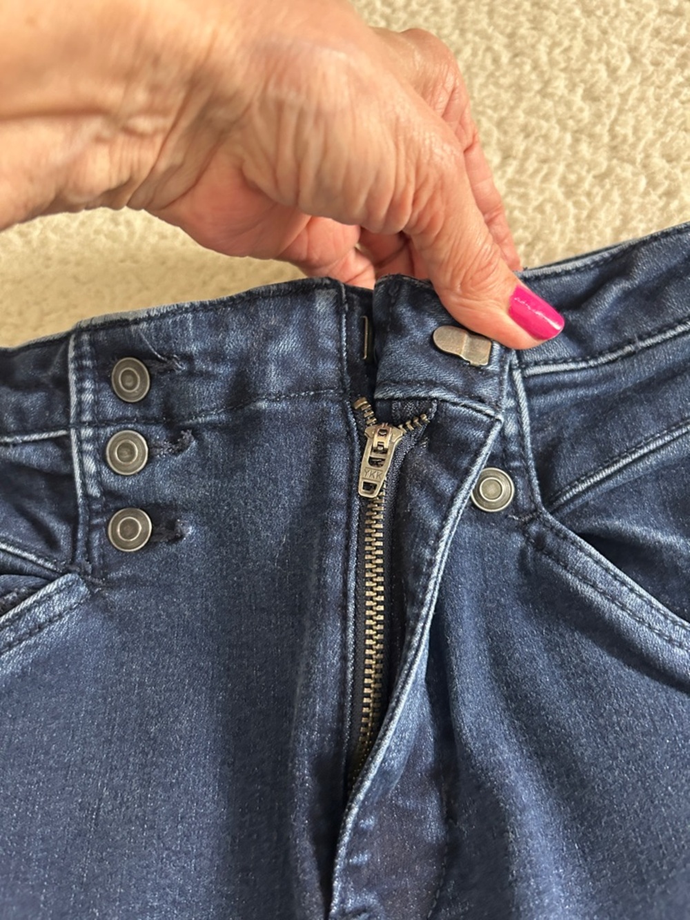 Free People Maddox Stretch Flare Jeans Size 26 - Picture 7 of 11